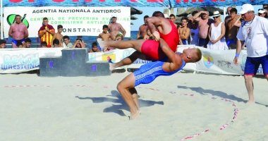 Stire din Diverse : Spectacol pe nisip! Jocurile Sportive ale Mangaliei