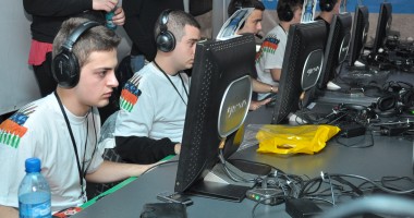 Stire din Sport : Jocuri Electronice / Începe DreamHack Open România! Se joacă Counter-Strike 1.6, StarCraft 2 și LoL/ Galerie foto