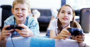 Stire din Diverse : Ce beneficii pot aduce  jocurile video pentru cei mici
