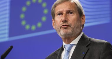 Stire din Actualitate : Johannes Hahn a salutat transferul pașnic al puterii în Republica Moldova