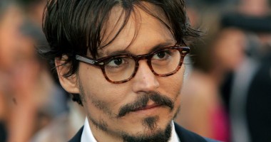 Stire din Monden : Johnny Depp s-a logodit cu Amber Heard