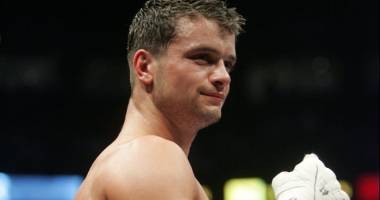 Stire din Sport : Jo Jo Dan l-a învins pe Kevin Bizier într-un meci disputat la Quebec