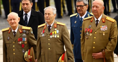 Stire din Eveniment : Guvernul suspendă actualizarea pensiilor militare