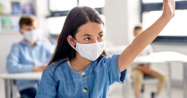 Stire din Cultură-Educație : Mai puțini elevi la clasă. Legea Educației, modificată pentru a reduce efectivele de copii