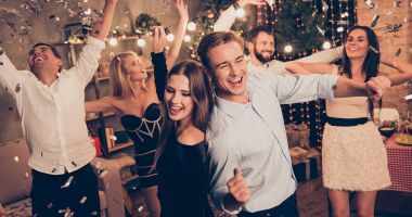 Stire din Eveniment : Petrecerile private, interzise! Dar ce pot face forțele de ordine să le oprească?