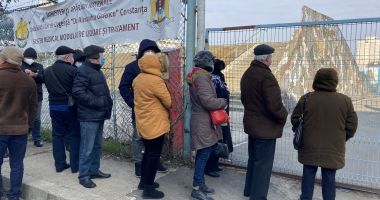 Stire din Social : Vaccinare cu frâna de mână trasă. Centre nefuncţionale şi programare cu erori, la Constanţa