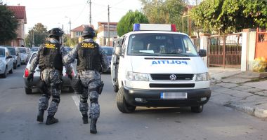 Stire din Eveniment : Neputință în fața puștanilor infractori! „Suntem terorizați, ne este teamă că vor intra peste noi în case!”