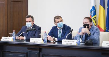 Stire din Economie : Premierul Florin Cîţu, mesaj de la Constanţa. „Deschiderea sezonului estival se va face în două etape”