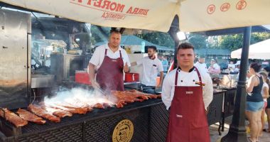 Stire din Economie : De la copilăria în orfelinat, la un viitor în arta culinară. „Nu trebuie să vină angajați din Bangladesh, să le dăm lor o șansă”
