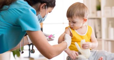 Stire din Social : Dr. Sorin Rugină, semnal de alarmă! „Se recomandă vaccinarea tuturor copiilor, indiferent de vârstă!”