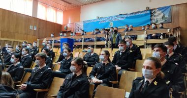 Stire din Eveniment : Lumea de sub navă. Viitorii militari și-au demonstrat talentele și respectul pentru mediul acvatic