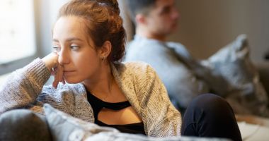 Stire din Eveniment : Semnal de alarmă pentru nevestele bătute: "Chiar dacă nu poți ieși din relația abuzivă, ai nevoie de un plan de siguranță!"