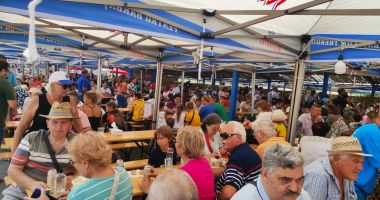 Stire din Cultură-Educație : Borșul lipovenesc, un brand al Deltei care a atras zeci de mii de turiști la o serbare a ospitalității