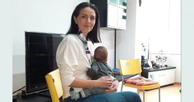 Stire din Social : Micuțul luptător! Bebeluș abandonat în spital de mama minoră. "Nu îl voia nimeni!"