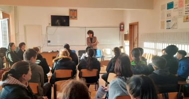 Stire din Cultură-Educație : Bani europeni în lupta cu abandonul la gimnaziu. 42 de școli constănțene au atras aproape 30 milioane lei