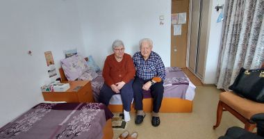 Stire din Social : Viaţa la cămin! Soții Constanța și Ștefan Petrescu, un exemplu de iubire necondiționată. "Ne-am mutat în opt case!"