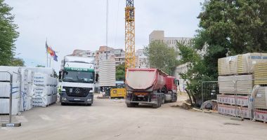 Stire din Social : Se lucrează de zor la modularul din curtea Spitalului de Boli Infecţioase. "Ar trebui să fie gata în luna noiembrie"