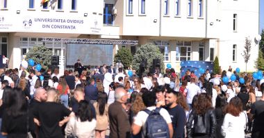 Stire din Cultură-Educație : Cea mai frumoasă zi a noului an universitar 2023-2024 - festivitatea de deschidere