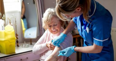 Stire din Social : S-a complicat administrarea vaccinului antigripal. Totul pe fugă, să nu-și piardă efectul