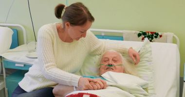 Stire din Social : Aprovizionare cu ţârâita, în spitale. "Nu vrem să venim cu sacoșa de medicamente după noi"