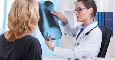 Stire din Social : Românii, fruntaşi la mortalitatea prin cancer pulmonar. "Screening-ul lipseşte cu desăvârşire"