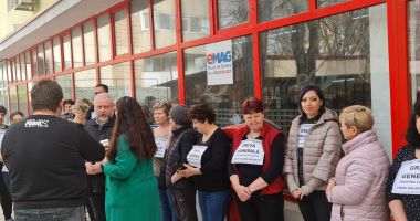 Stire din Social : Poștașii protestează pe termen nelimitat. "Ne cerem scuze față de pensionari"