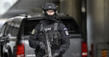 Stire din Eveniment : Noi percheziții în portul Constanța, în dosarul parfumurilor de lux falsificate