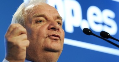 Stire din Politică-Administrație : Traian Băsescu s-a întâlnit cu șeful PPE, Joseph Daul
