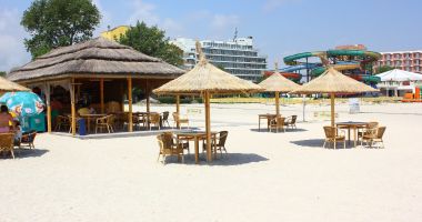 Stire din Social : Noi reguli pentru terasele și beach-barurile de la malul mării. Proiectul este în consultare publică