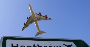 Stire din Actualitate : Pilot prins beat la manșă pe aeroportul Heathrow