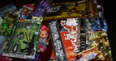 Stire din Eveniment : Jucării și articole de uz casnic contrafăcute, descoperite în portul Constanța