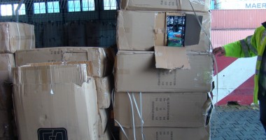 Stire din Eveniment : Jucării contrafăcute,  confiscate în portul Constanța