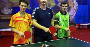 Stire din Sport : Tenis de masă. Jucătorii LPS-ului se "bat" între ei pentru promovarea în Superligă