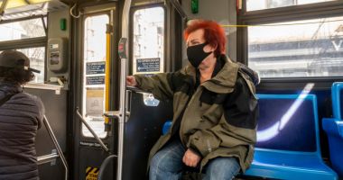 Stire din Actualitate : O judecătoare din SUA a anulat obligaţia de a purta mască în transportul public