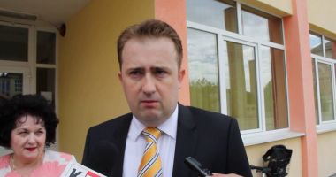 Stire din Eveniment : Avocatul care a înşelat sute de clienţi după schema Nordis a folosit banii ”în cadrul unor activităţi similare jocurilor de noroc”