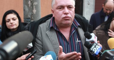 Stire din Eveniment : Judecătorii amână decizia în cazul arestării lui Nicușor Constantinescu