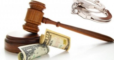 Stire din Eveniment : Funcționari ai ANAF și ANV, trimiși în judecată pentru luare de mită