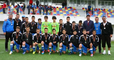 Stire din Sport : Juniorii D ai Academiei Hagi - medaliați cu argint