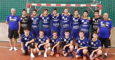 Stire din Sport : Juniorii de la HCDS s-au întors  din Serbia. "Am fost să învățăm!"