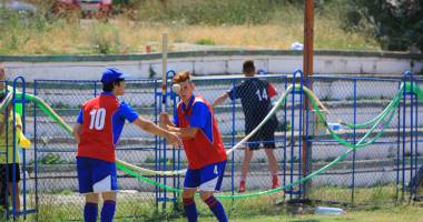 Stire din Sport : Juniorii își dispută titlul național la oină, la Constanța