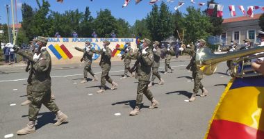 Stire din Eveniment : Jurământ militar, la Mangalia. O nouă serie de soldați profesioniști au jurat credință patriei