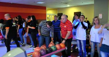 Cine a câștigat Cupa Presei la bowling - 3