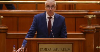Stire din Social : Ministrul Justiției, reacție după protestele declanșate de ordonanța-trenuleț: „Orele suplimentare se vor plăti”