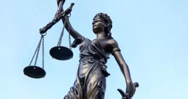 Comisia Europeană cere României reforme în justiție și în combaterea corupției