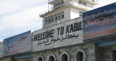 Stire din Actualitate : Afganistan / Atac sinucigaș în apropierea aeroportului din Kabul