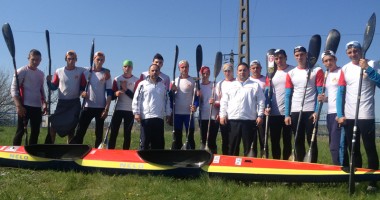 Stire din Sport : Medalii pentru kaiaciștii și canoiștii de la LPS și CS Farul