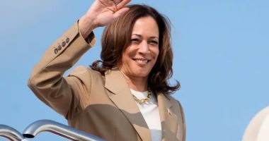 Stire din Actualitate : Kamala Harris strânge donaţii electorale, în timp ce Trump susţine că ea ar putea aduce al Treilea Război Mondial