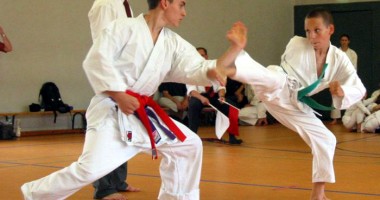 Stire din Sport : Karatiștii merg la Râmnicu Vâlcea