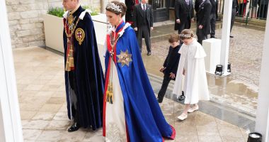 Stire din Actualitate : Kate Middleton, lecție de eleganță la încoronarea Regelui Charles. Le-a adus un omagiu Prințesei Diana și Reginei Elisabeta a II-a