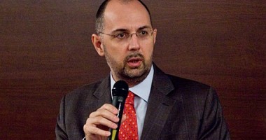 Stire din Politică-Administrație : UDMR nu va face opoziție unită cu PDL